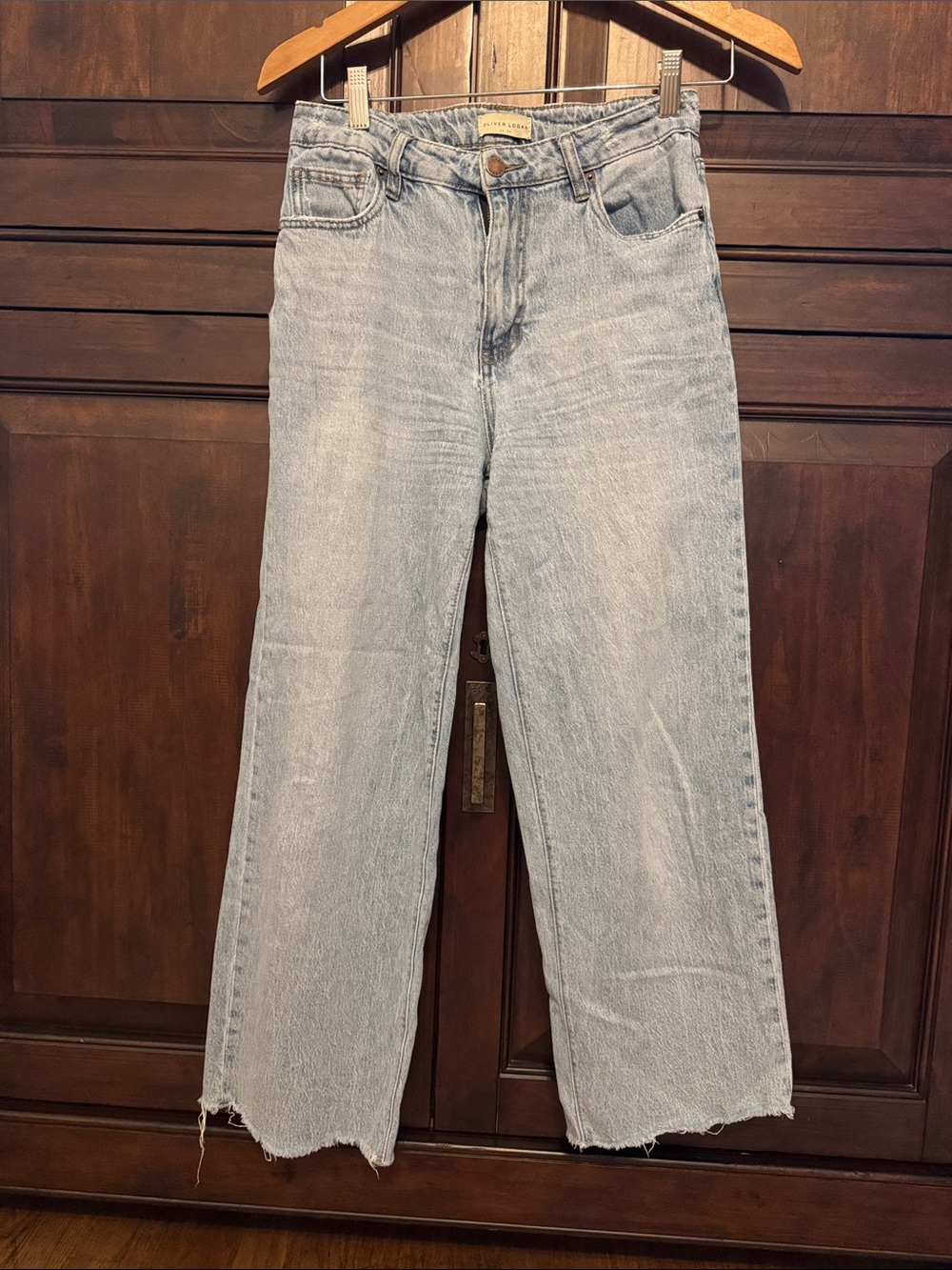 Light Blue Straight-Leg Women’s Jeans with Raw Hem